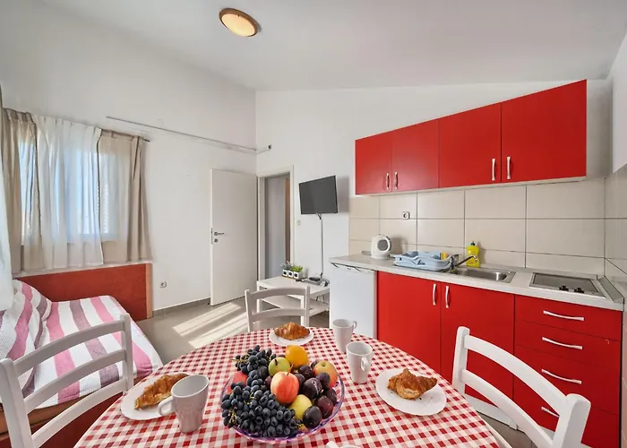 In Okrug Gornji Mit Privatem Pool By Interhome Apartman