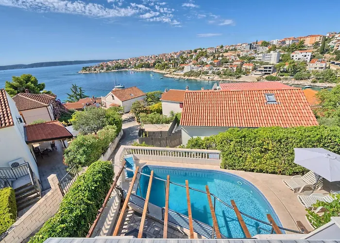 In Okrug Gornji Mit Privatem Pool By Interhome Lejlighed