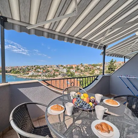 In Okrug Gornji Mit Privatem Pool By Interhome Apartment *