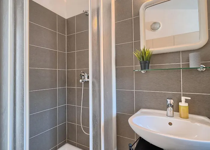 Apartman In Okrug Gornji Mit Privatem Pool By Interhome Trogir